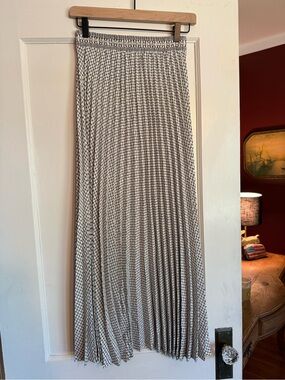Max Studio Black & White Pleated Geometric Maxi Skirt
